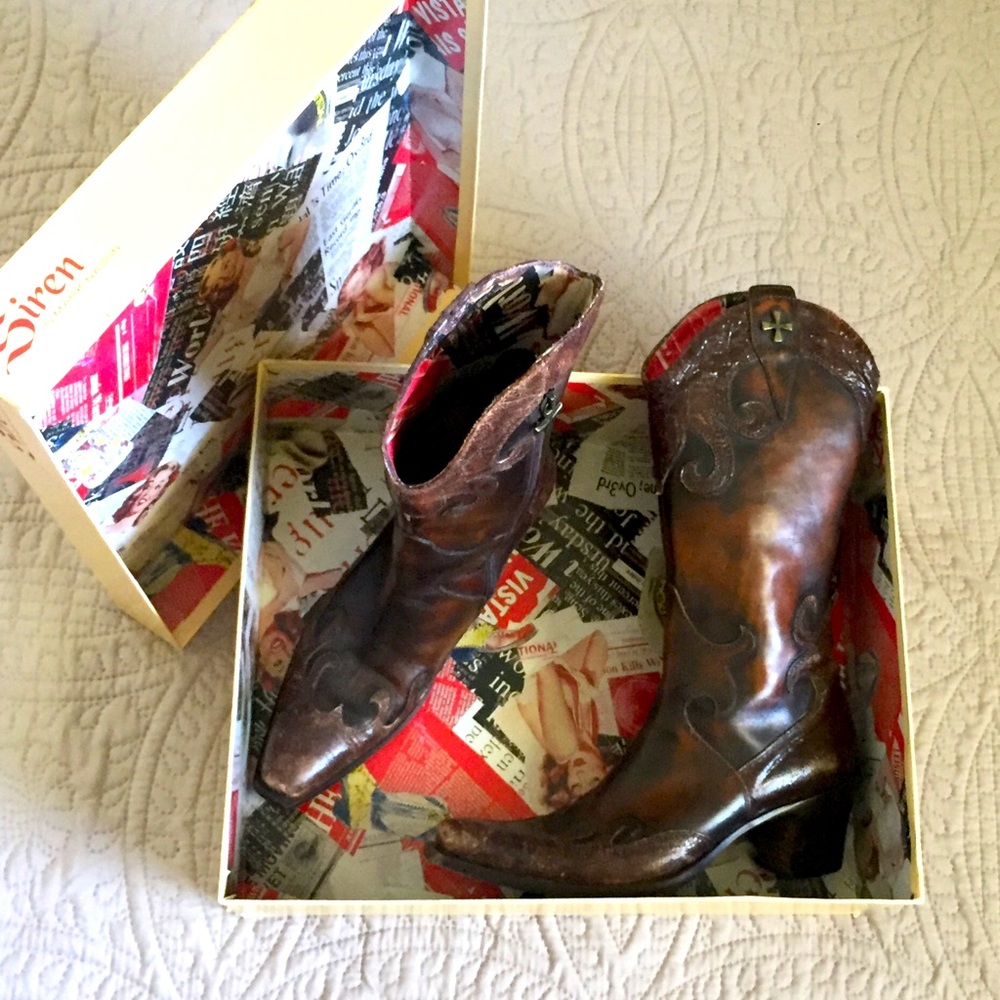 EUC Mark Nason Siren Suzanna Distressed Boots